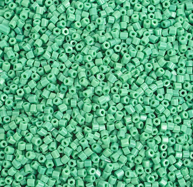 0129351 10/0 2-cut Green Opaque